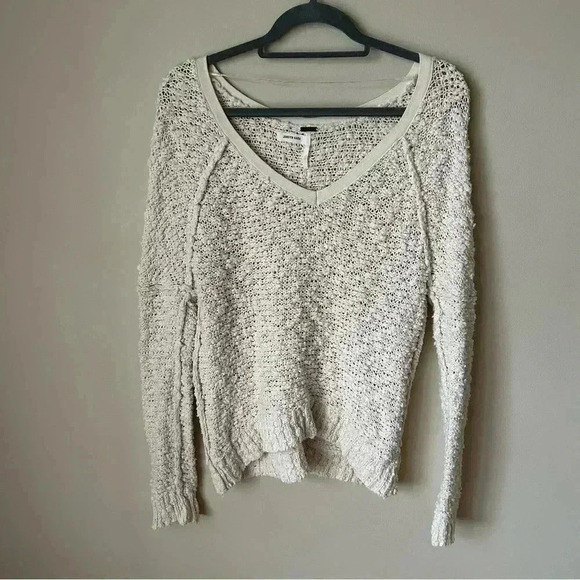Free People Cream Open Knit Popcorn Texture V Neck Chunky Oversized Sweater XS - Picture 3 of 8